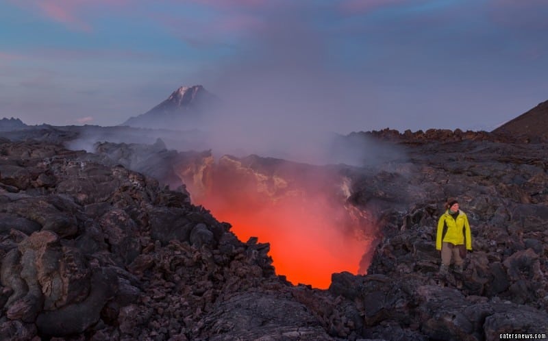 2_CATERS_Hole_of_Fire_Near_Volcano_05-800x498